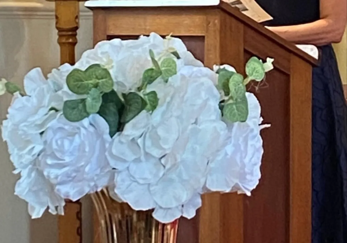 White Rose Flower Centrepieces - Image 2