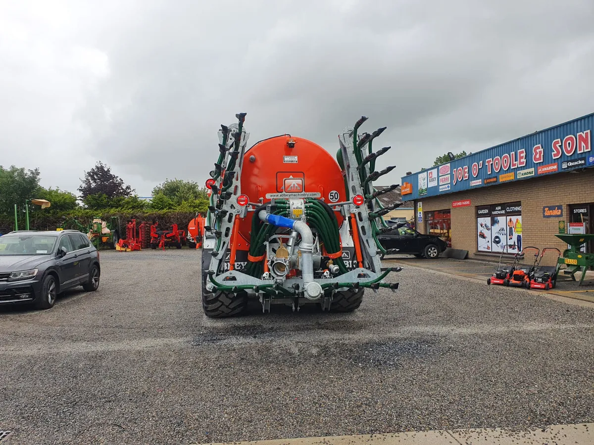 Due in for 2027 New Abbey 3500 RT c/w 10.2 MtrShoe - Image 2