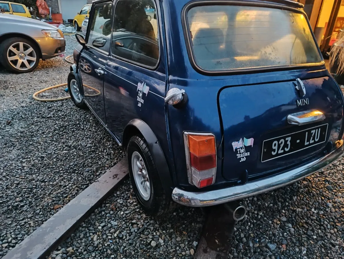 Austin Mini 1982-Replica Rover Italian Job Edition - Image 2