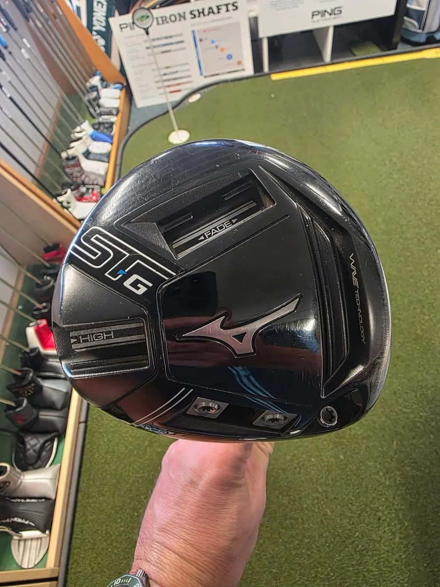 Mizuno STG 220 Driver - Image 1