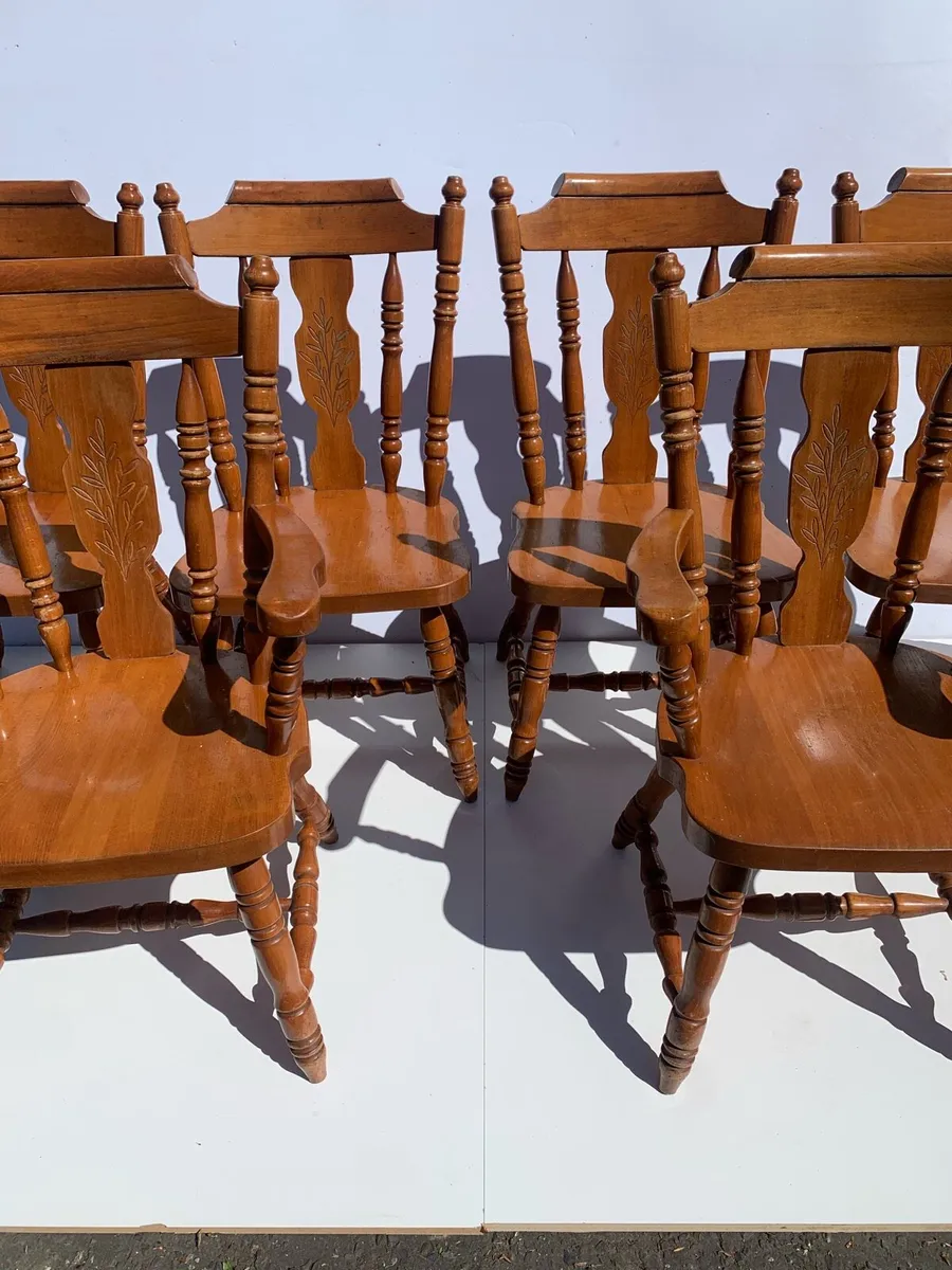 Six chairs - Image 1