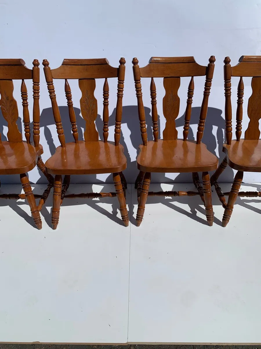 Six chairs - Image 2
