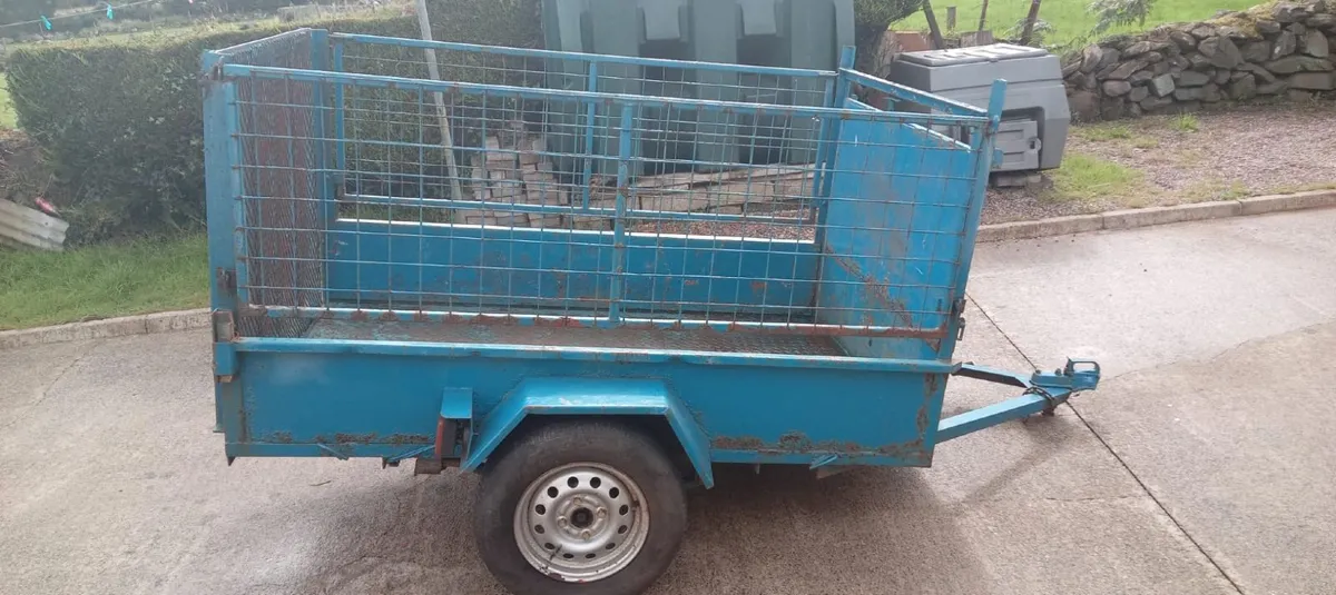 Trailer - Image 1
