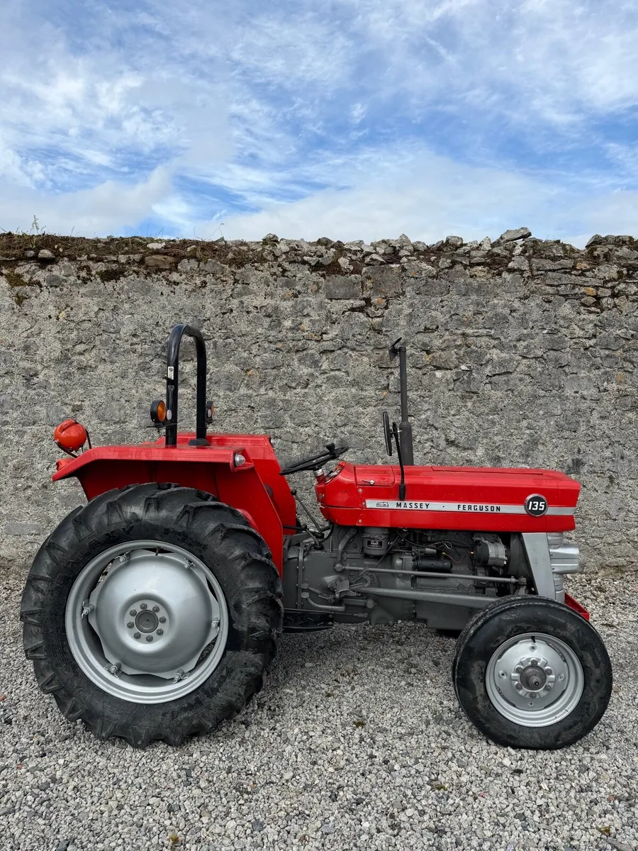 Massey 135 - Image 2