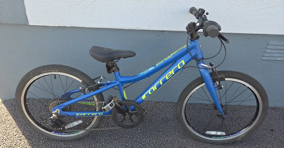 Boy Carrera Abyss Junior Hybrid Bike 20" frame - Image 1