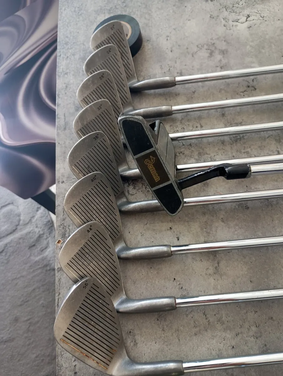 Tommy Armour golf irons and putter - Image 3