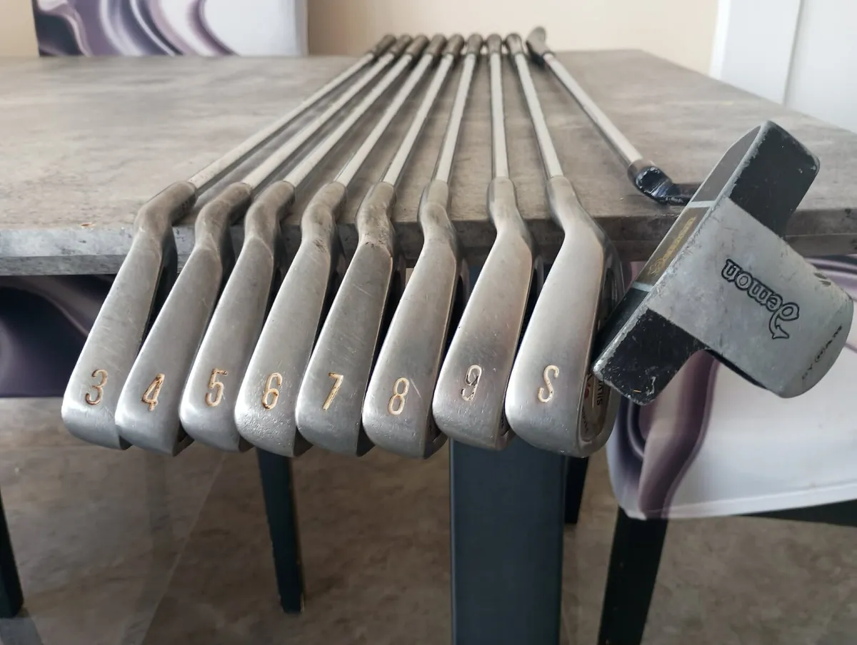 Tommy Armour golf irons and putter - Image 4