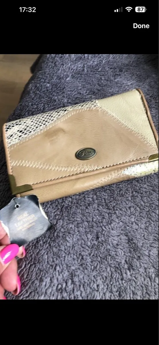 Ladies leather purse €10 - Image 1