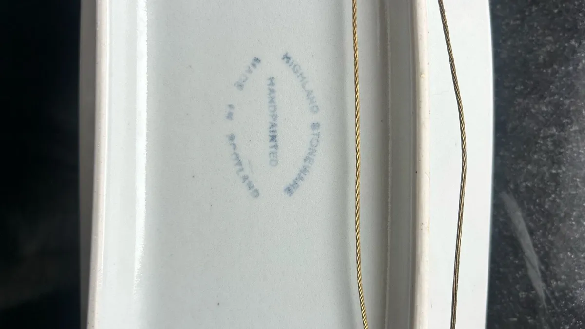 Salmon stoneware dish - Image 2