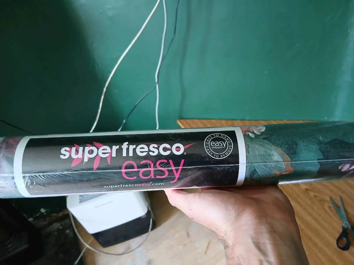 Super fresco easy Isabelle Green Wallpaper - Image 3