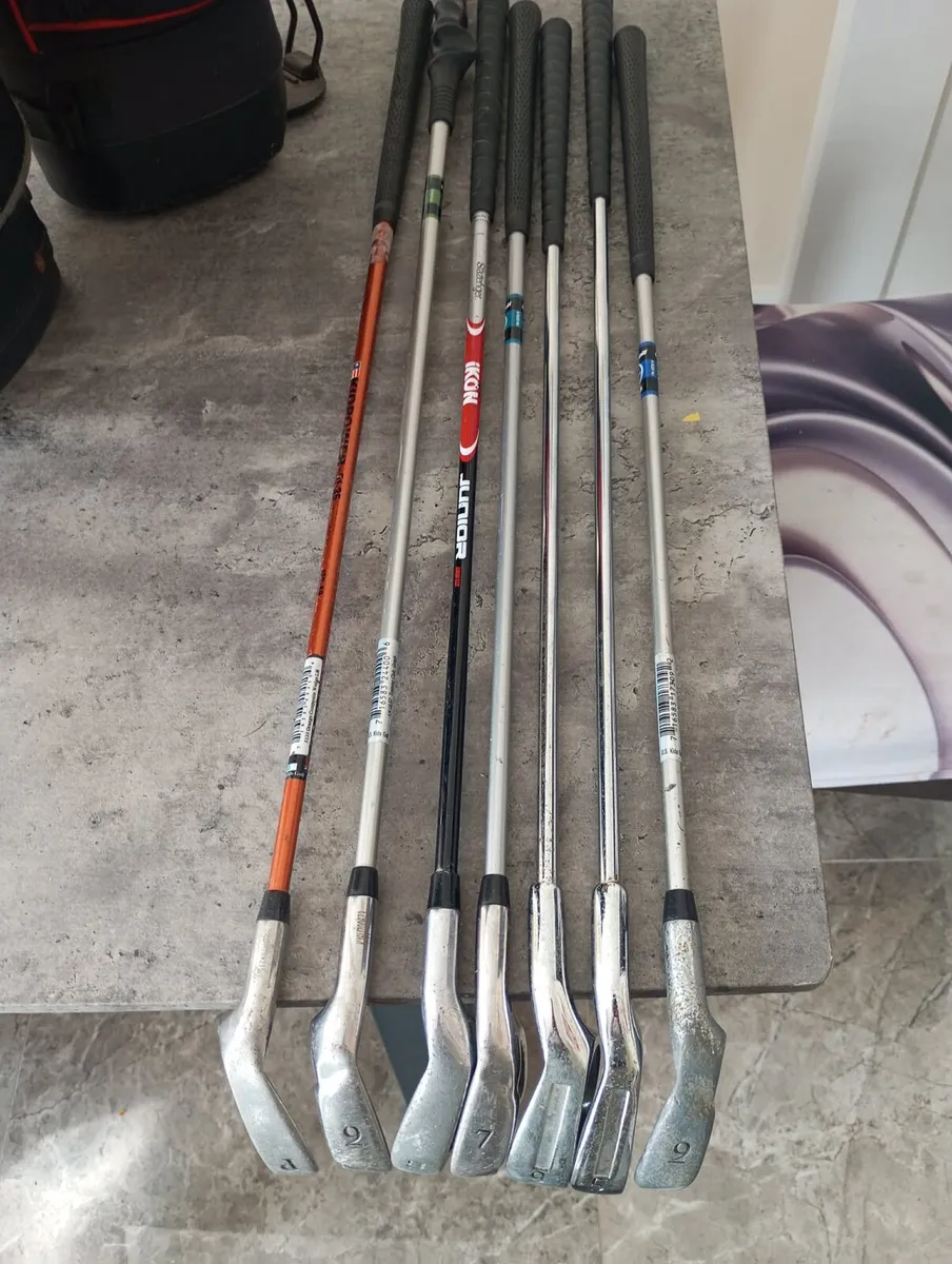 Kids golf clubs and bags. - Image 3