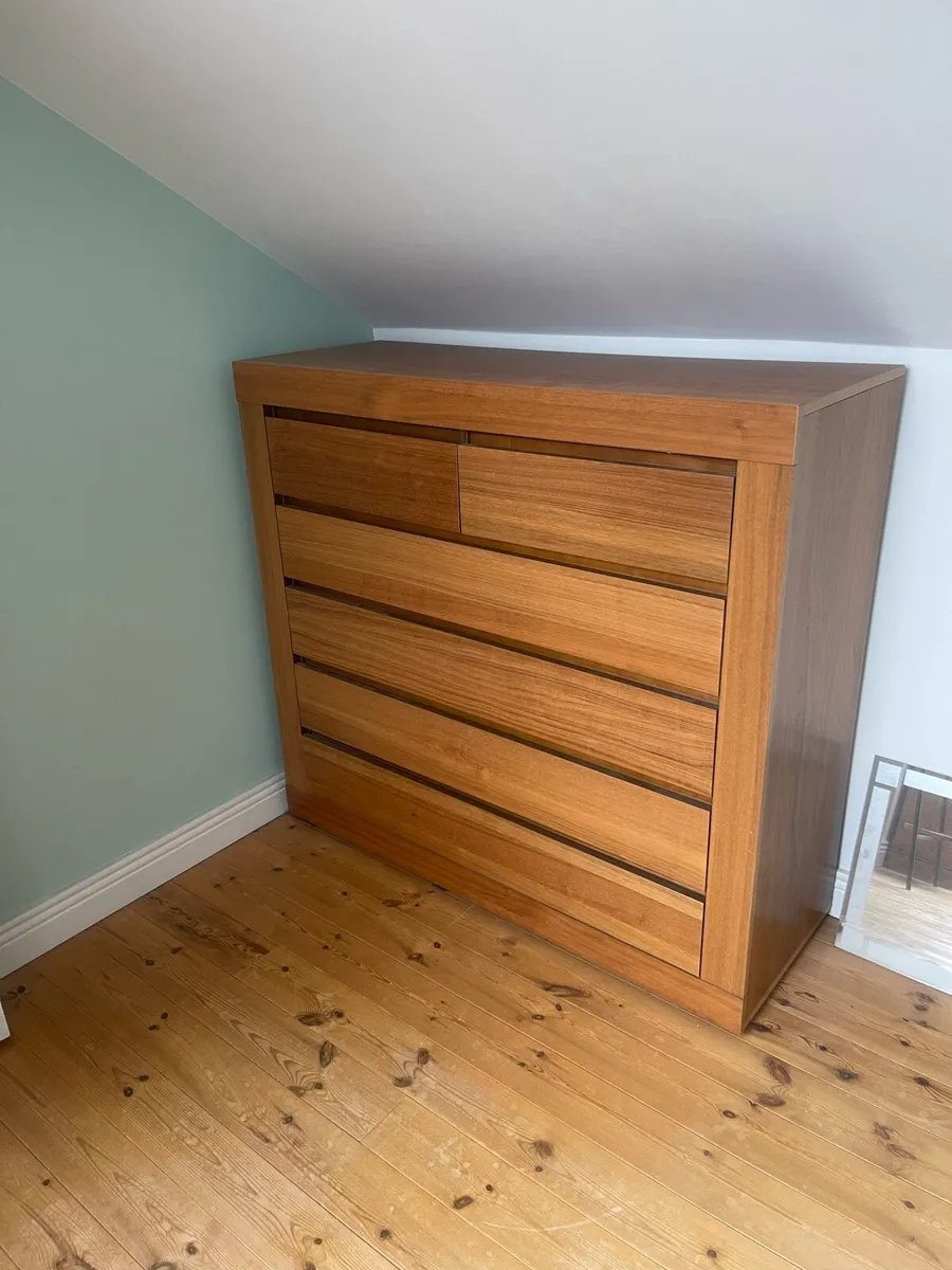 2 Bedside Drawers and Chest of Drawers - Image 1