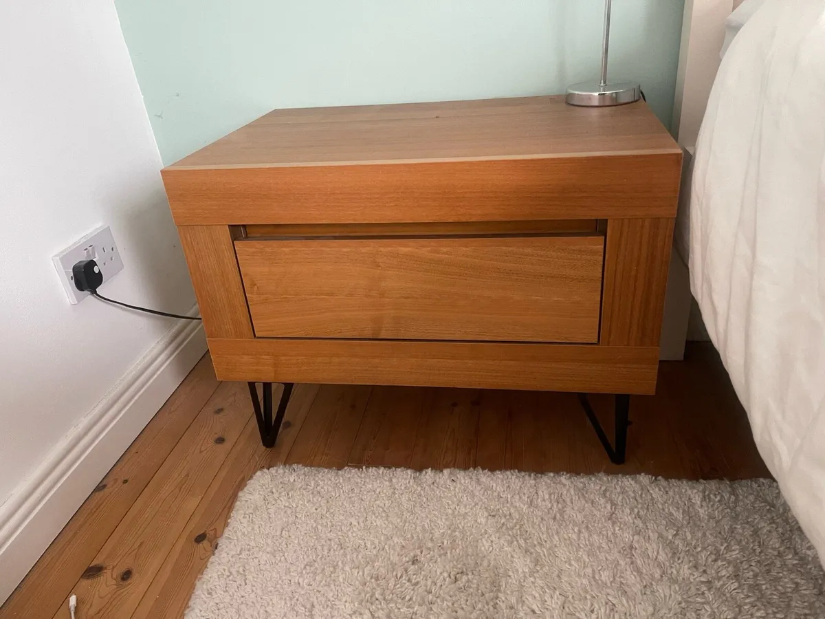 2 Bedside Drawers and Chest of Drawers - Image 3