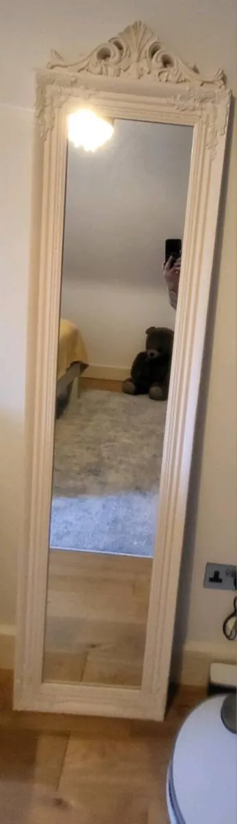 cream standing mirror - Image 1
