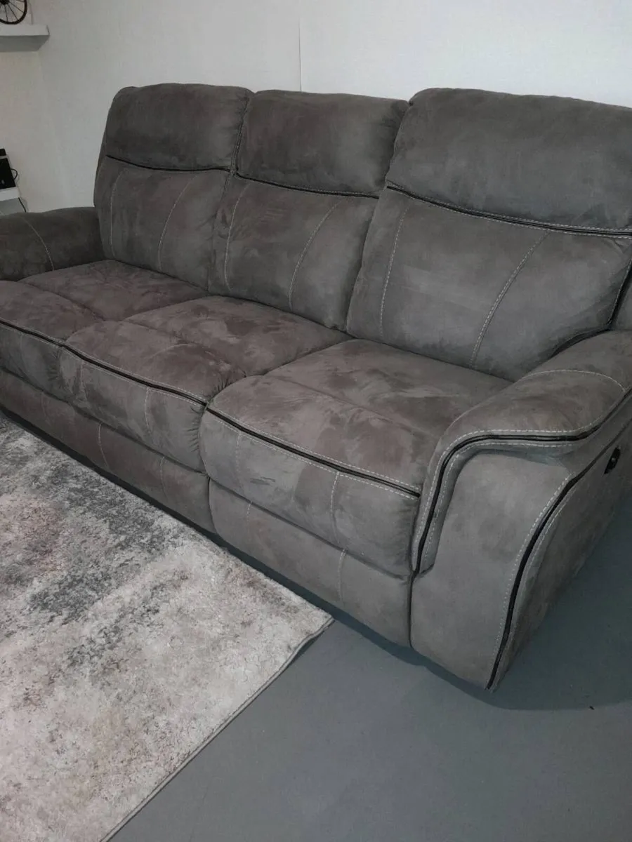 Choice of recliner couches. 9 - Image 1