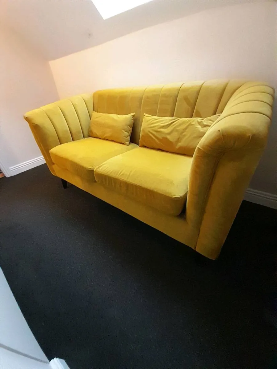 Choice of recliner couches. 9 - Image 3