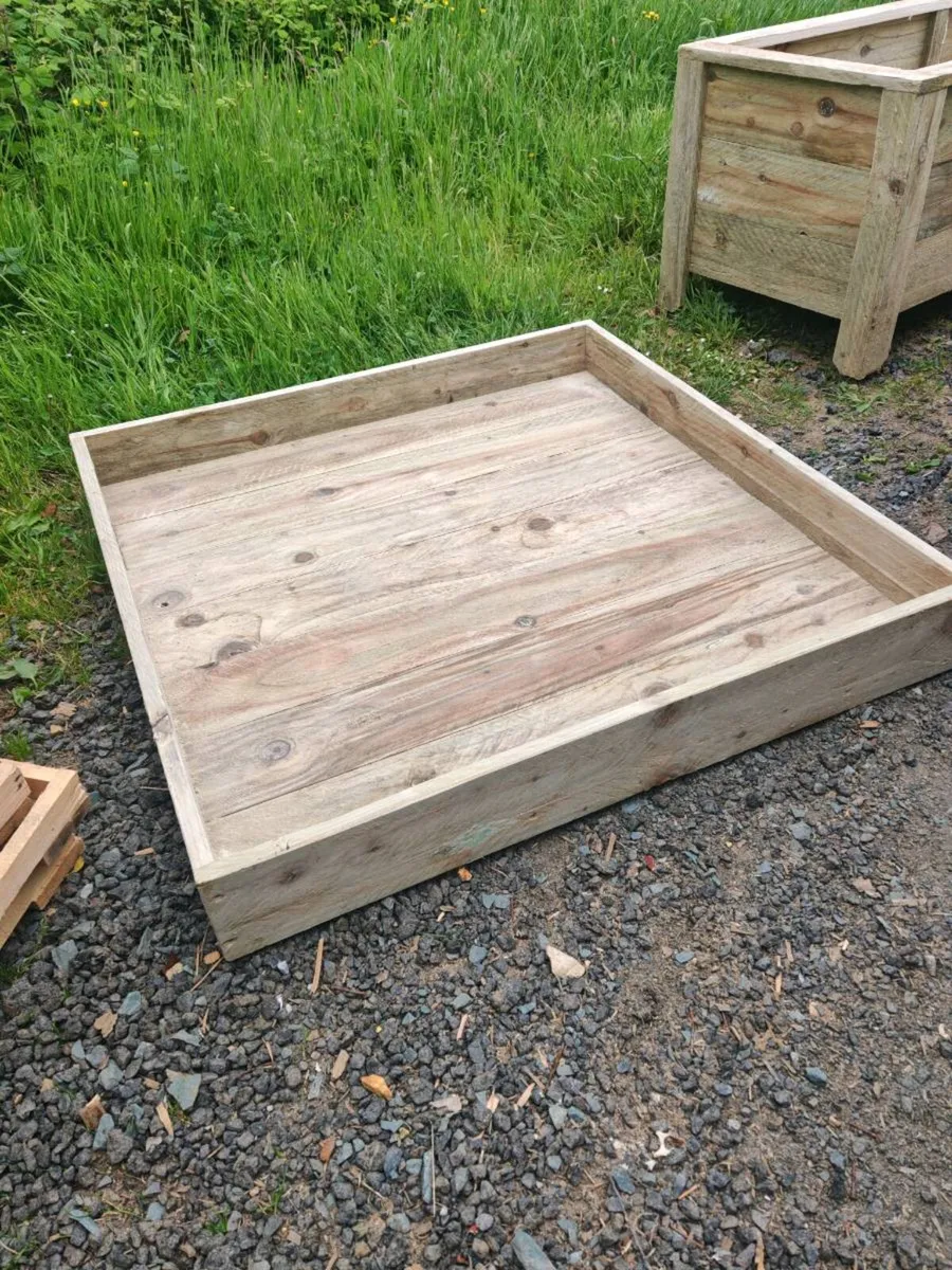 Rustic sandpit - Image 2