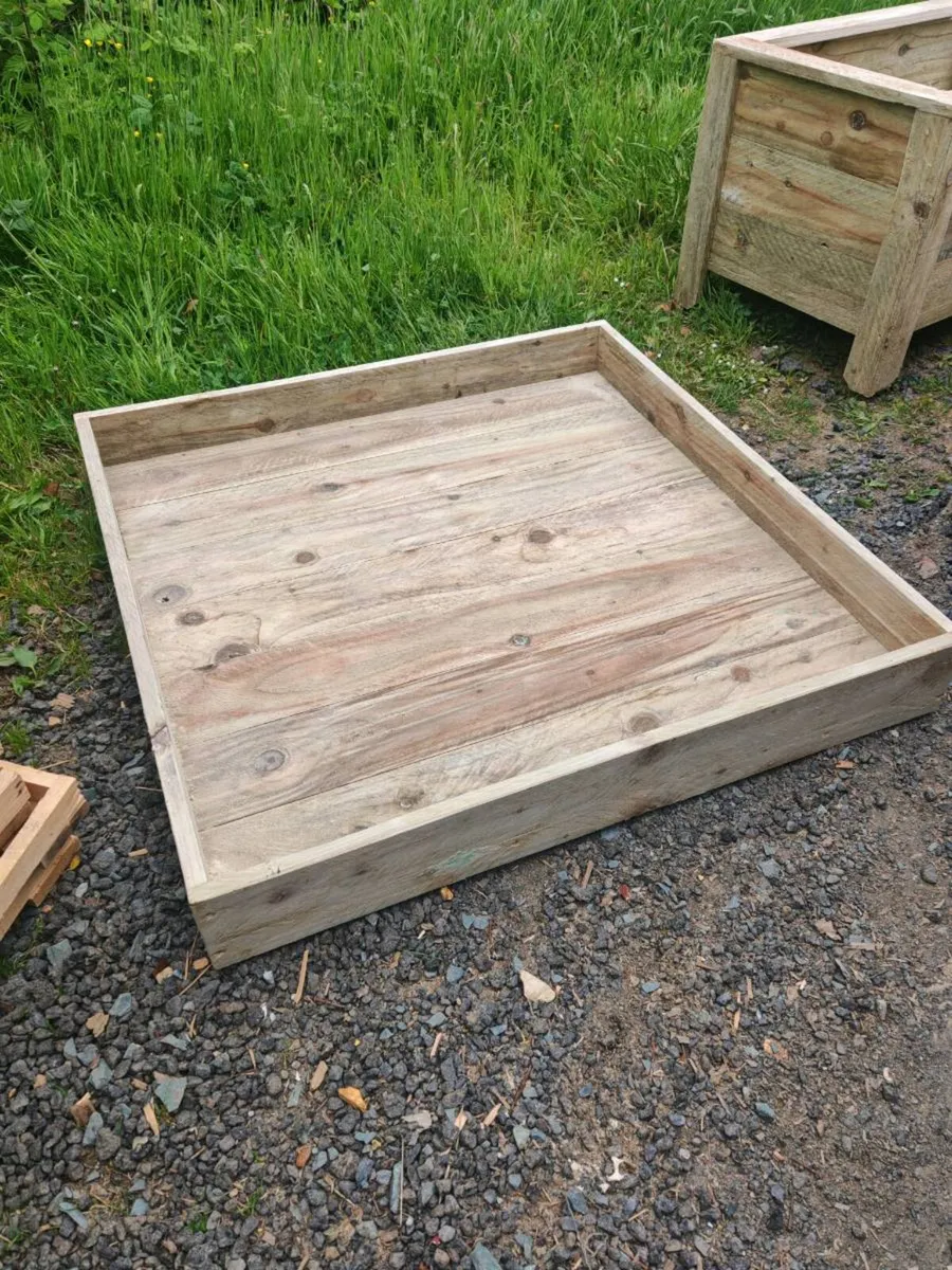 Rustic sandpit - Image 3