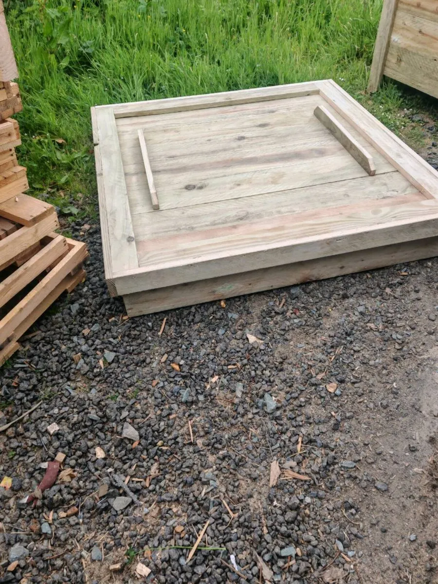 Rustic sandpit - Image 4