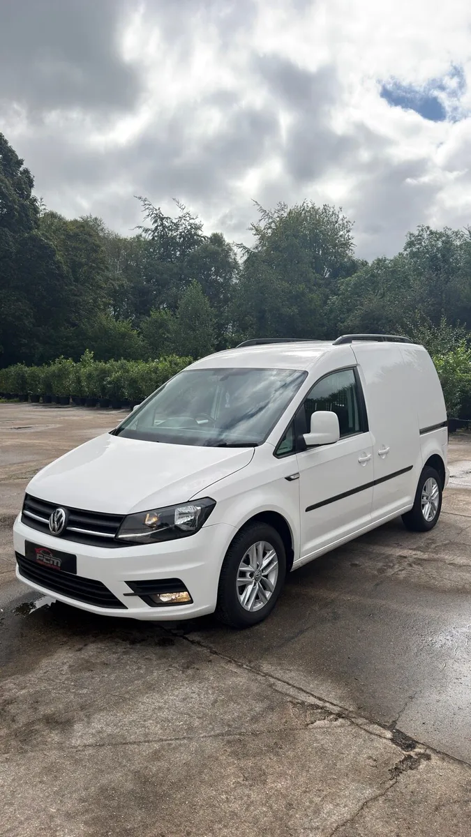 2017 (171) Automatic Volkswagen Caddy 2.0 Highline - Image 1