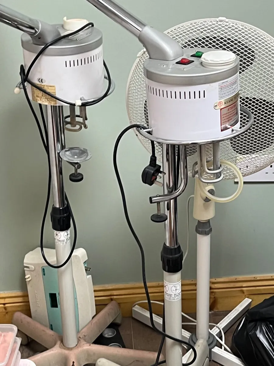 Beauty equipment - Image 1
