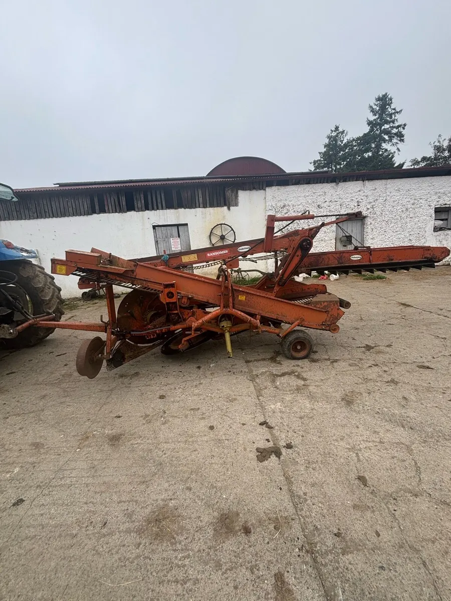 Potato harvester - Image 1