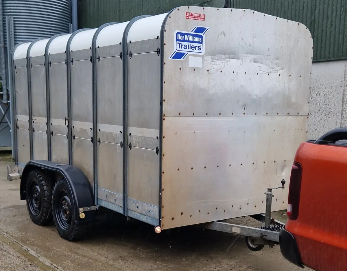 12X5'10 Livestock Trailer - Image 1