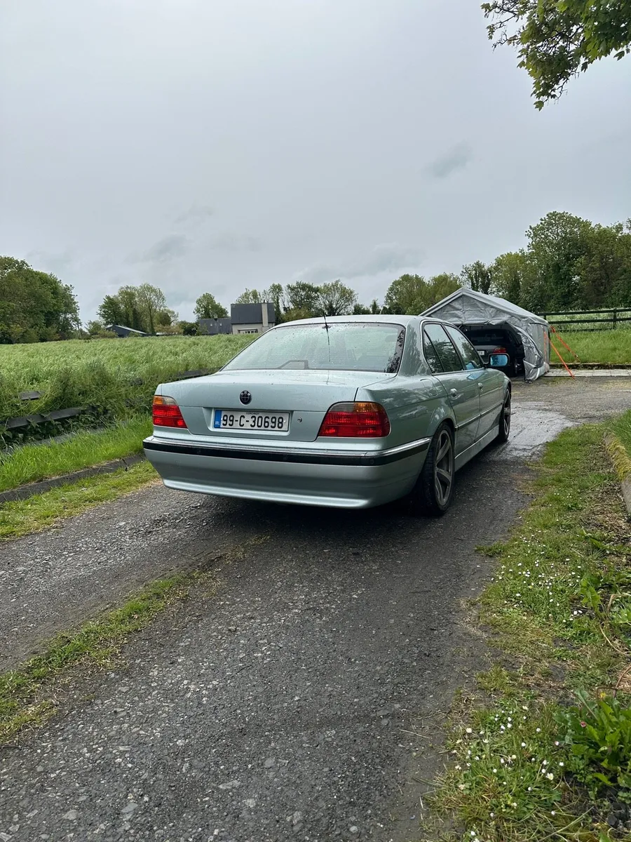 Bmw 728i - Image 3