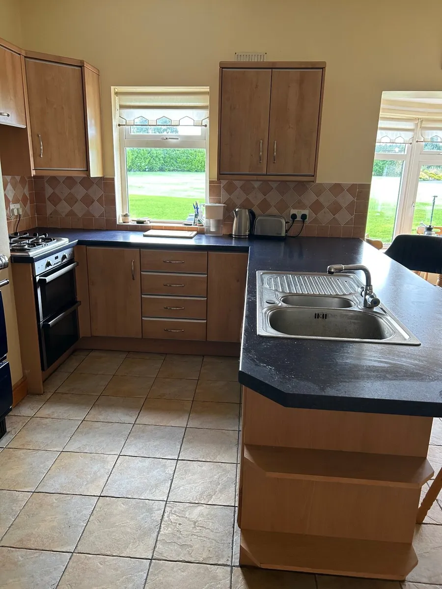 Fitted Kitchen - Image 1