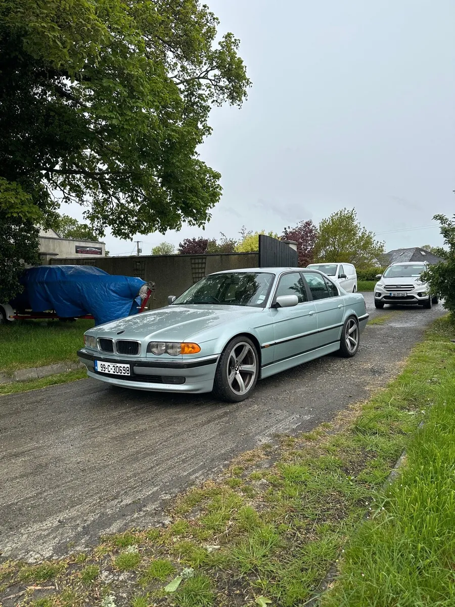 Bmw 728i - Image 1