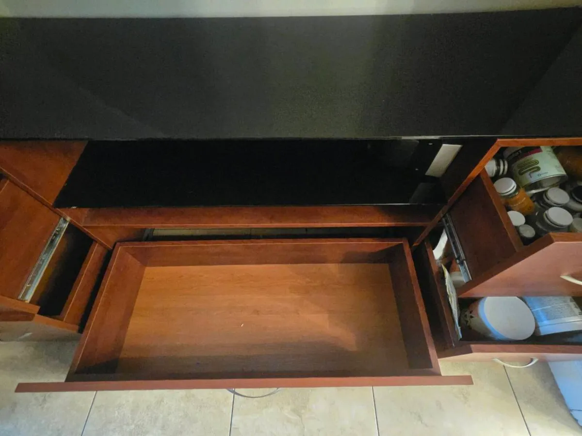 TV Unit - Image 2