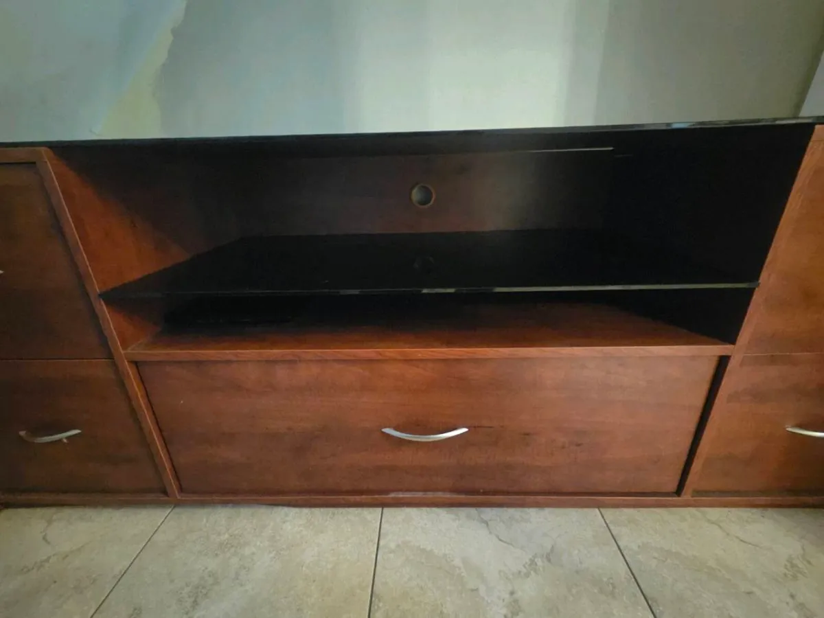 TV Unit - Image 3