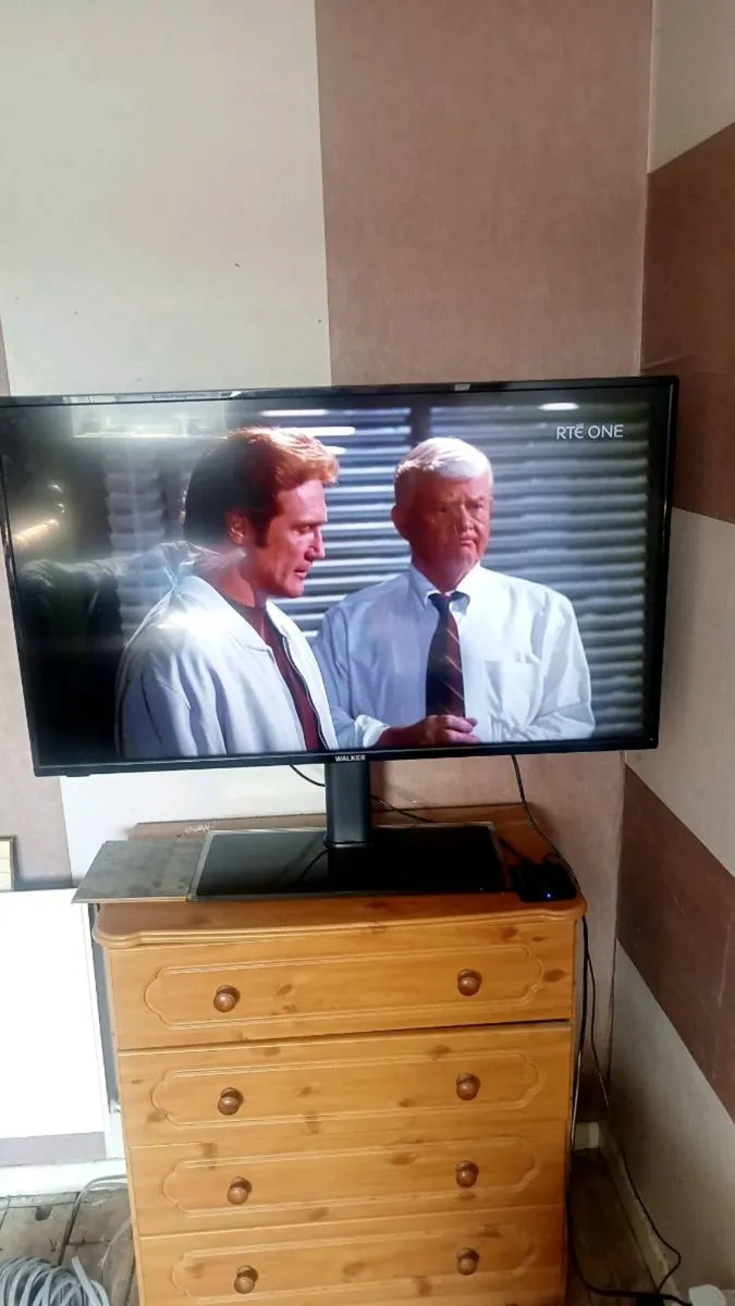 TV - Image 2