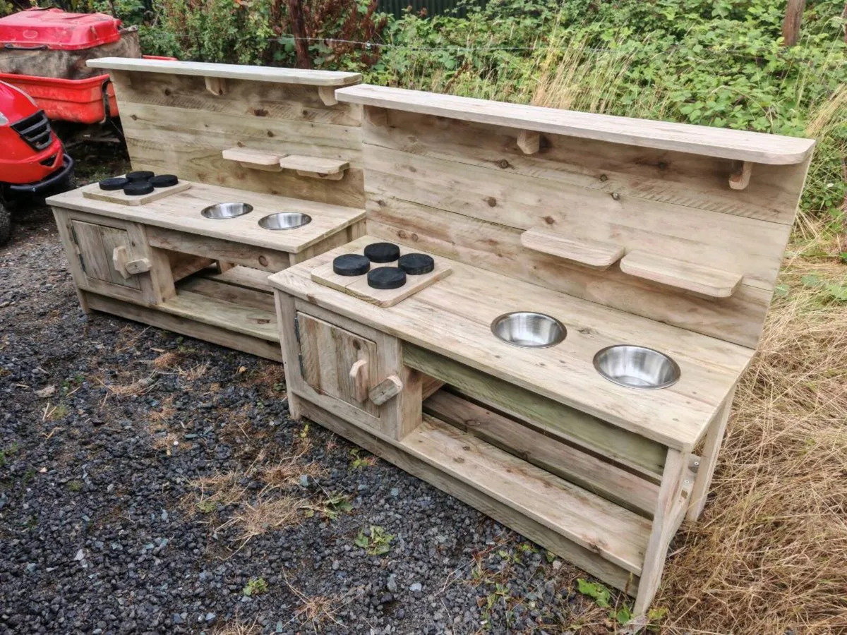 Rustic mud kitchen - Image 2