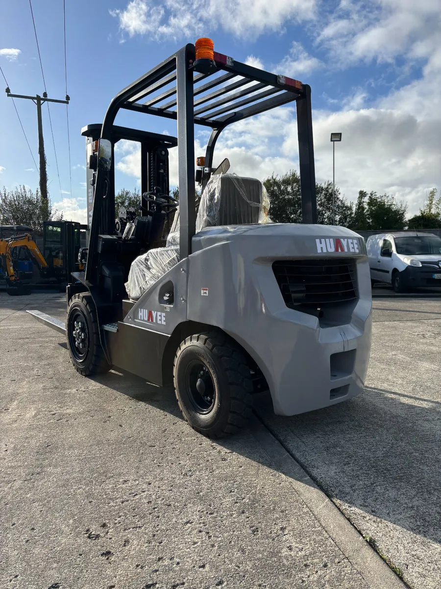 Brand New Huayee HYP30 3 Ton Diesel Forklift - Image 4