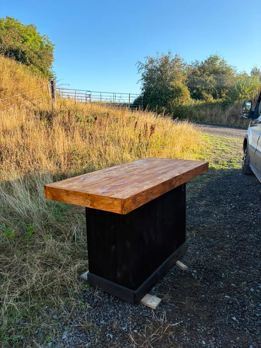 Rustic kitchen island - Image 2