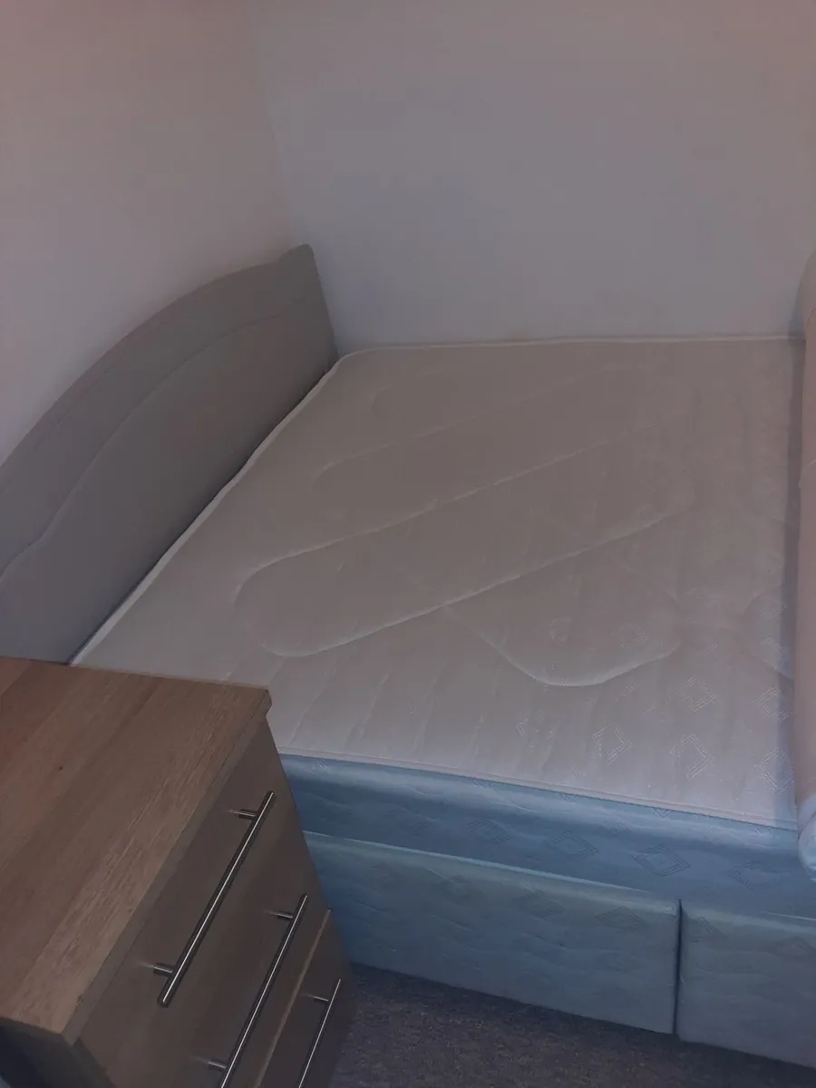 Double Bed - Image 3