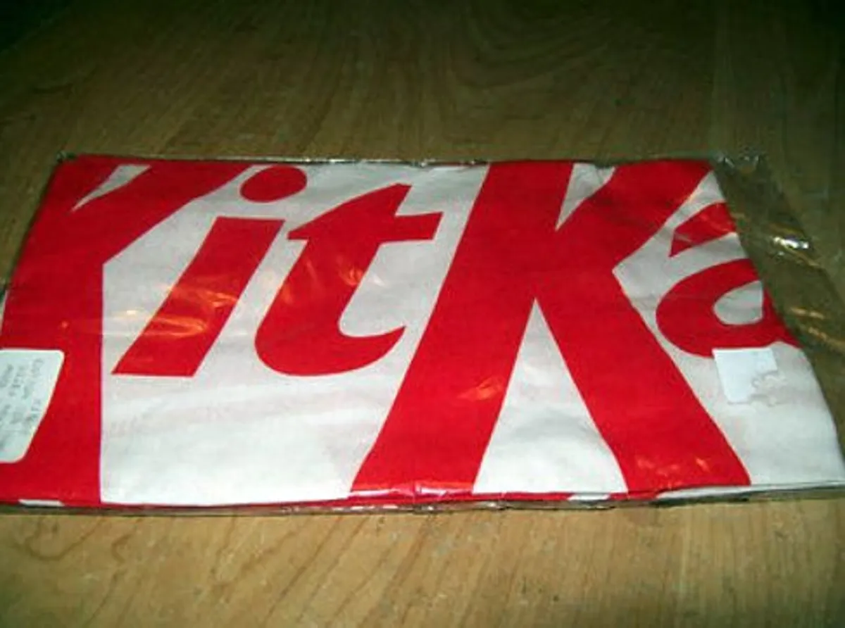 Pair of Vintage Nestlé KitKat Tea Towels - Image 2