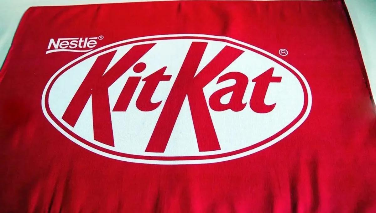 Pair of Vintage Nestlé KitKat Tea Towels - Image 4