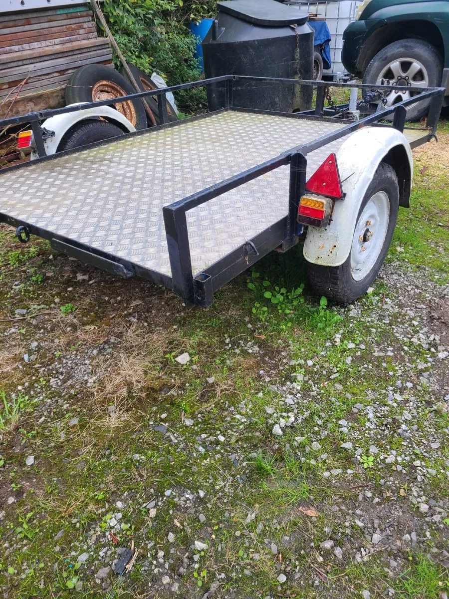 Trailer - Image 1