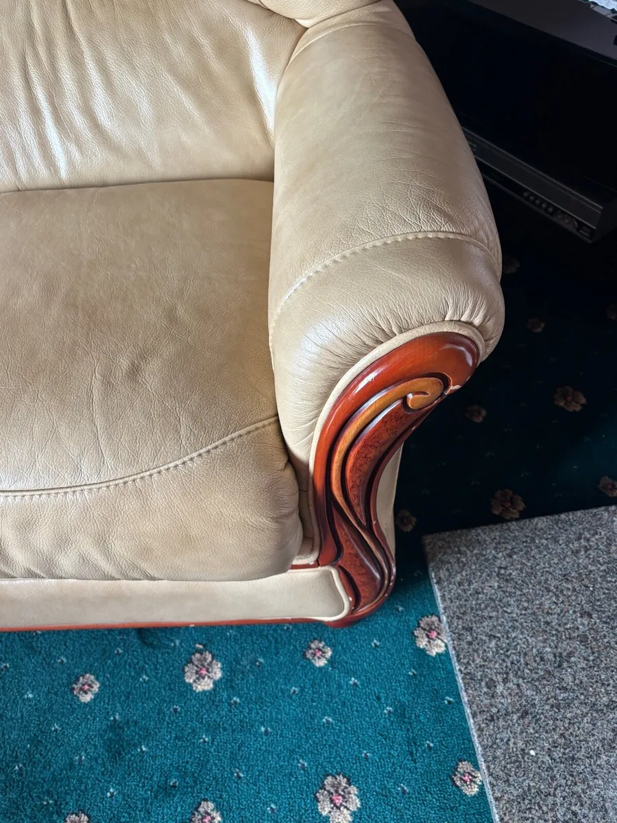 Leather 3 piece suite 5 seater - Image 4