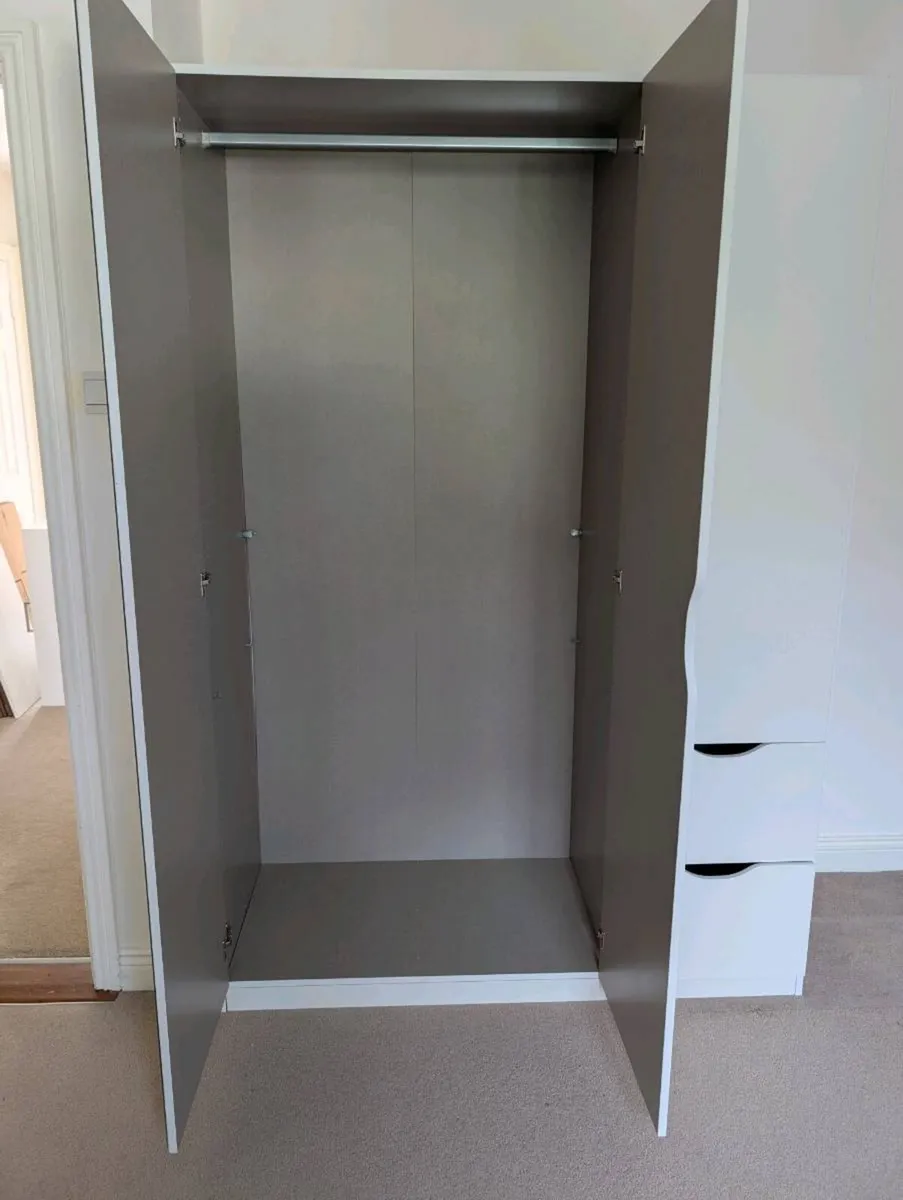 3-Door Wardrobe with Drawers - Image 2