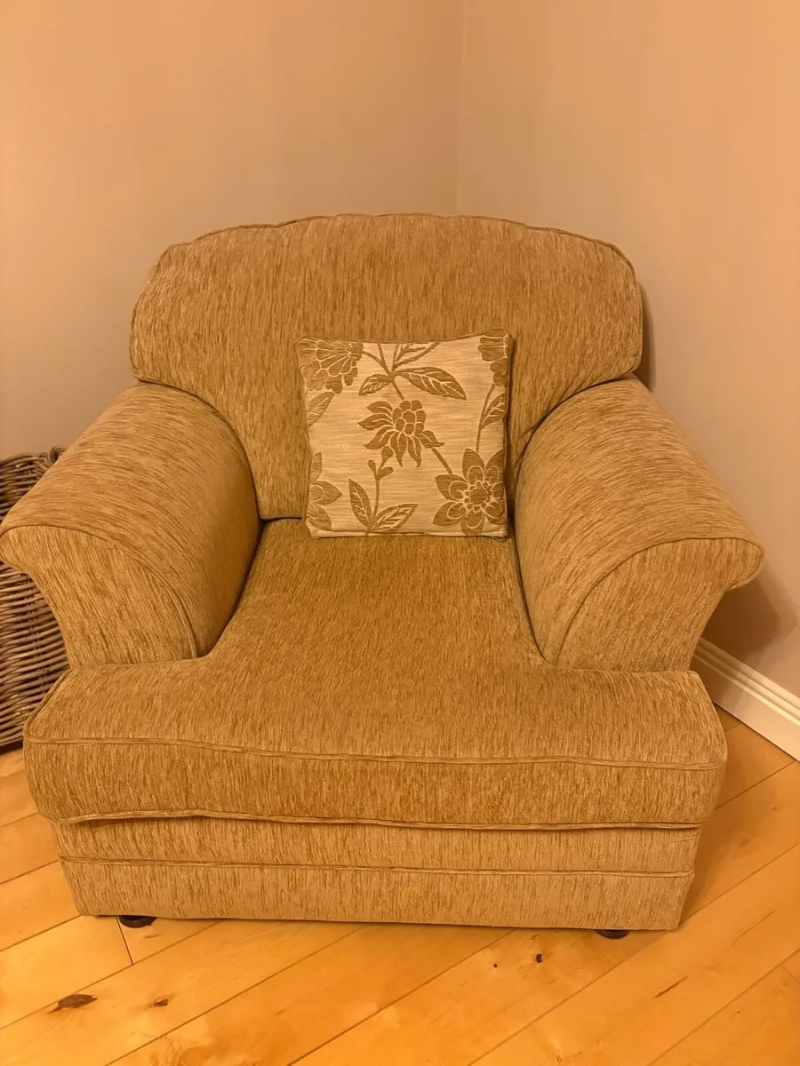 Suite of Furniture - Image 3