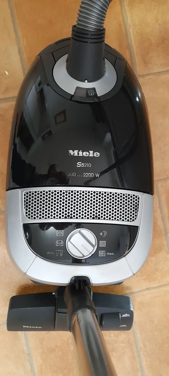 Miele vacuum/Hoover cleaner - Image 2