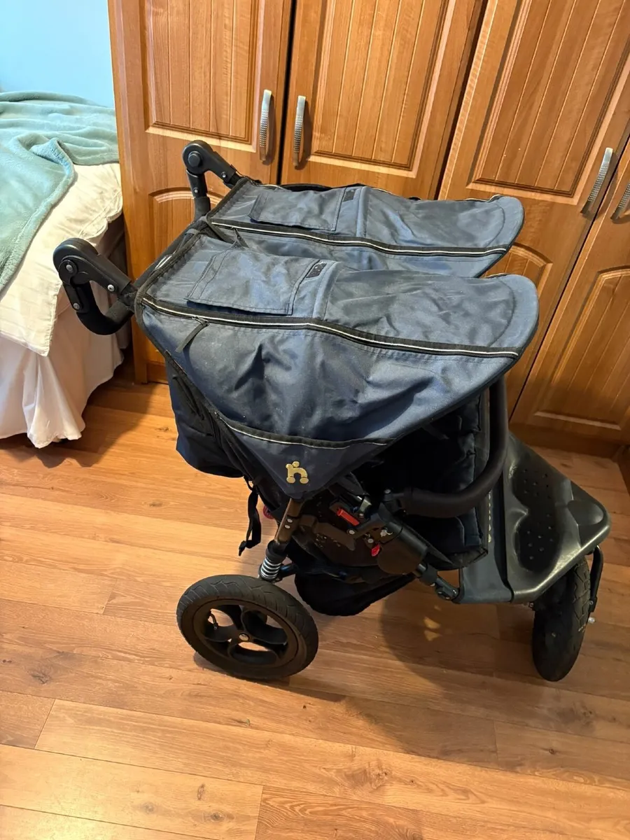 Out n About double pram - Image 4
