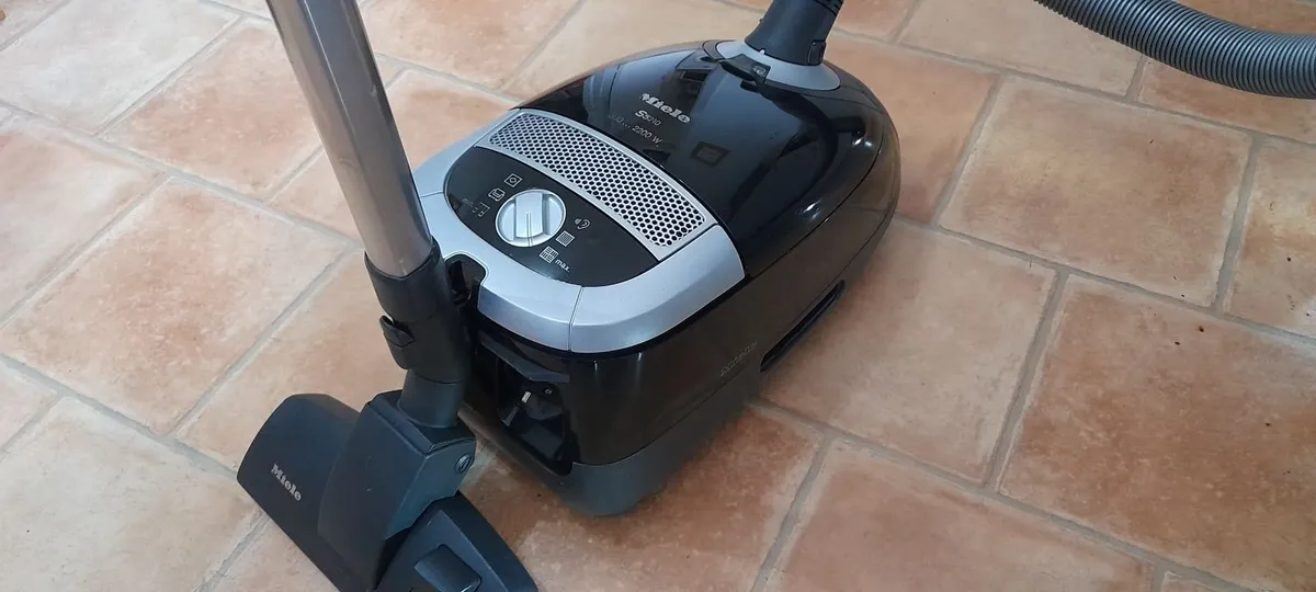 Miele vacuum/Hoover cleaner - Image 3