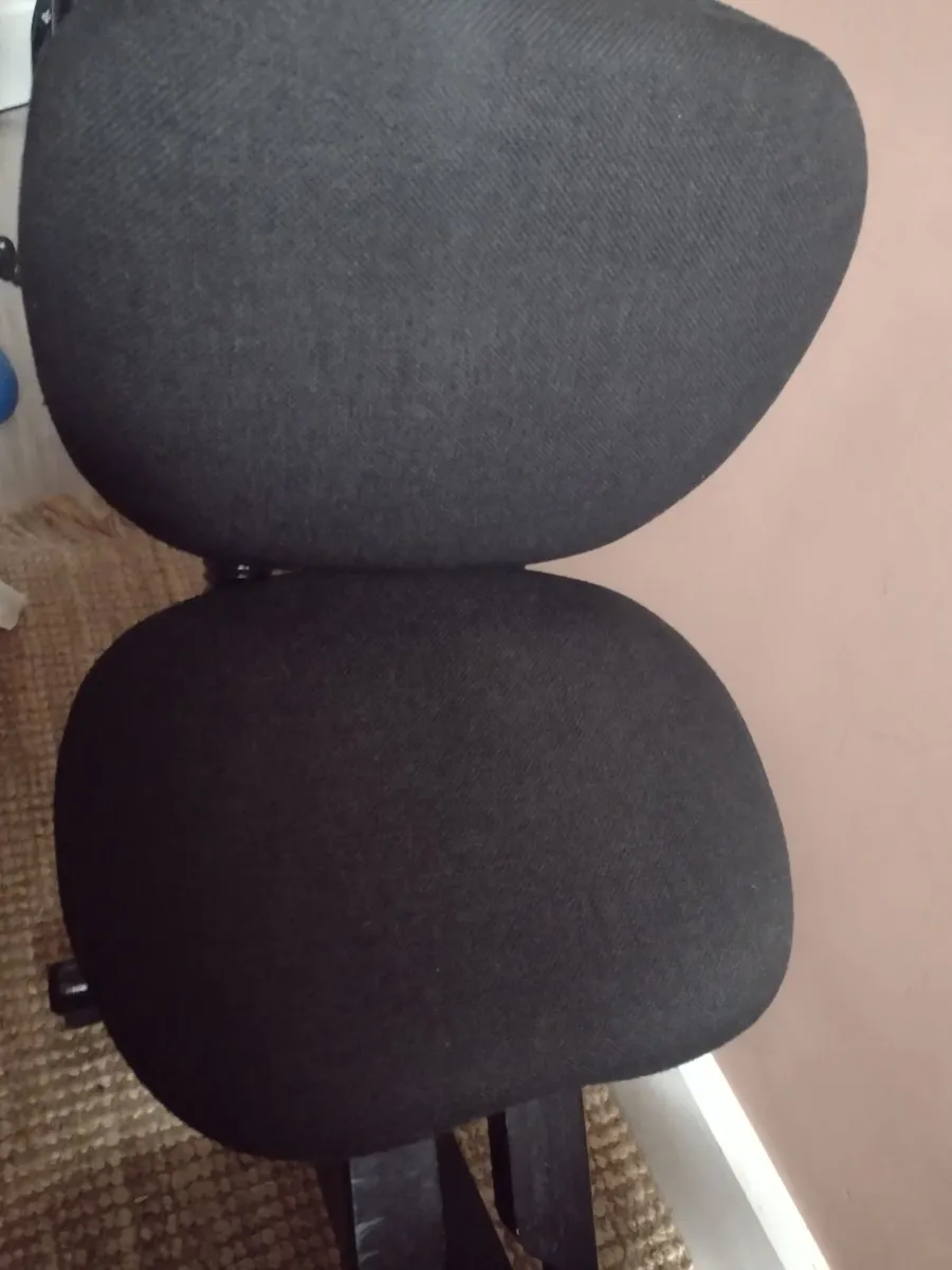 As new Cinius professional ergonomic chair - Image 2