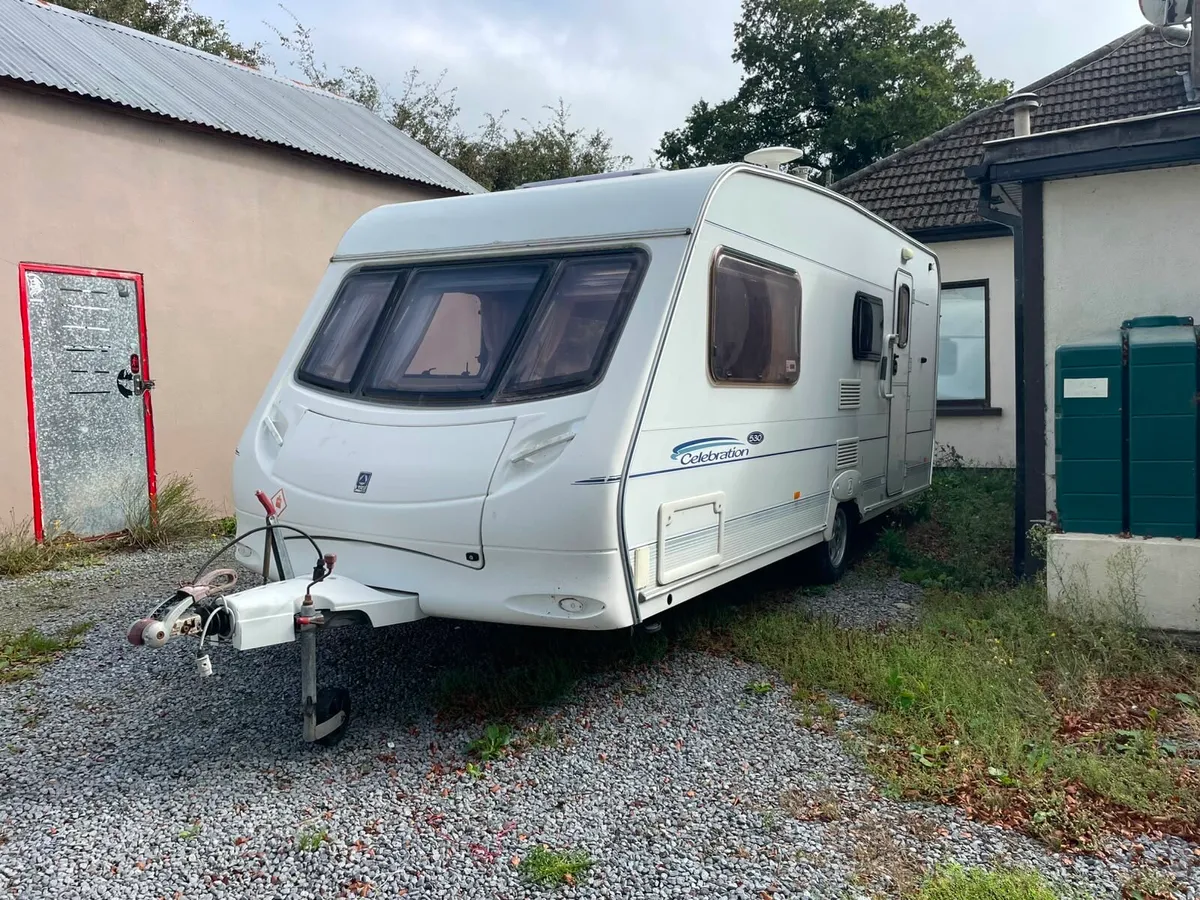 4 berth caravan - Image 1