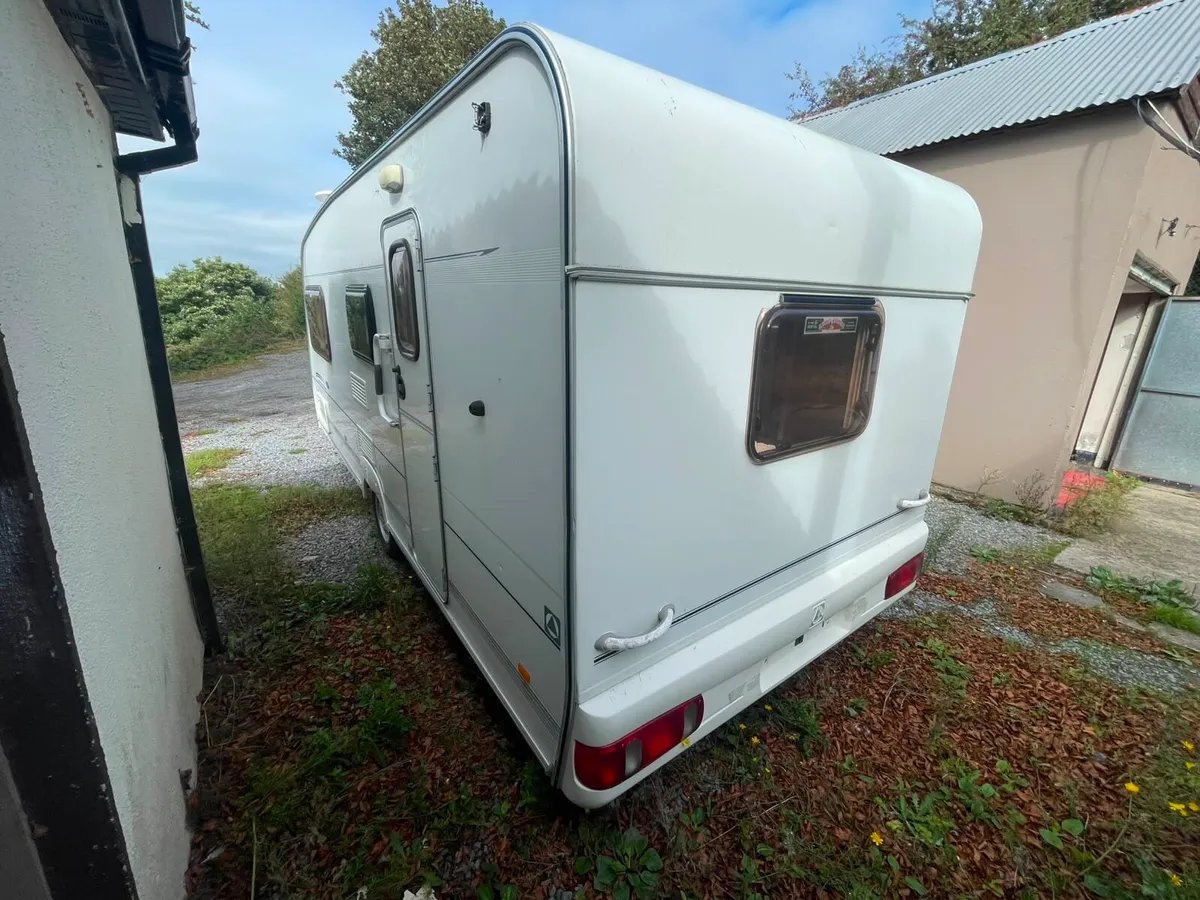 4 berth caravan - Image 3