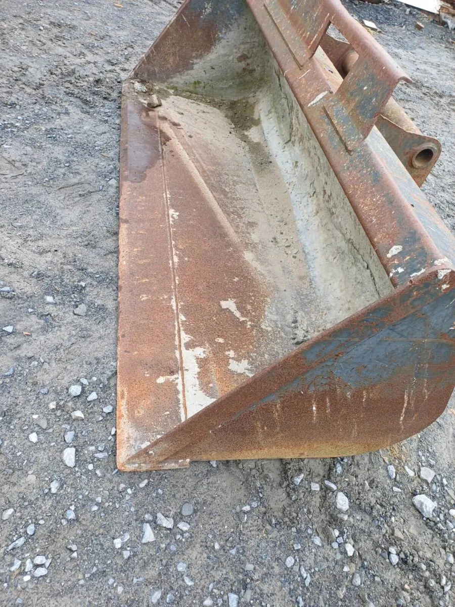 Manitou bucket - Image 1